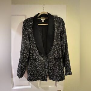 Neiman Marcus Women’s Black and Gray Beaded Tuxedo Style Blazer